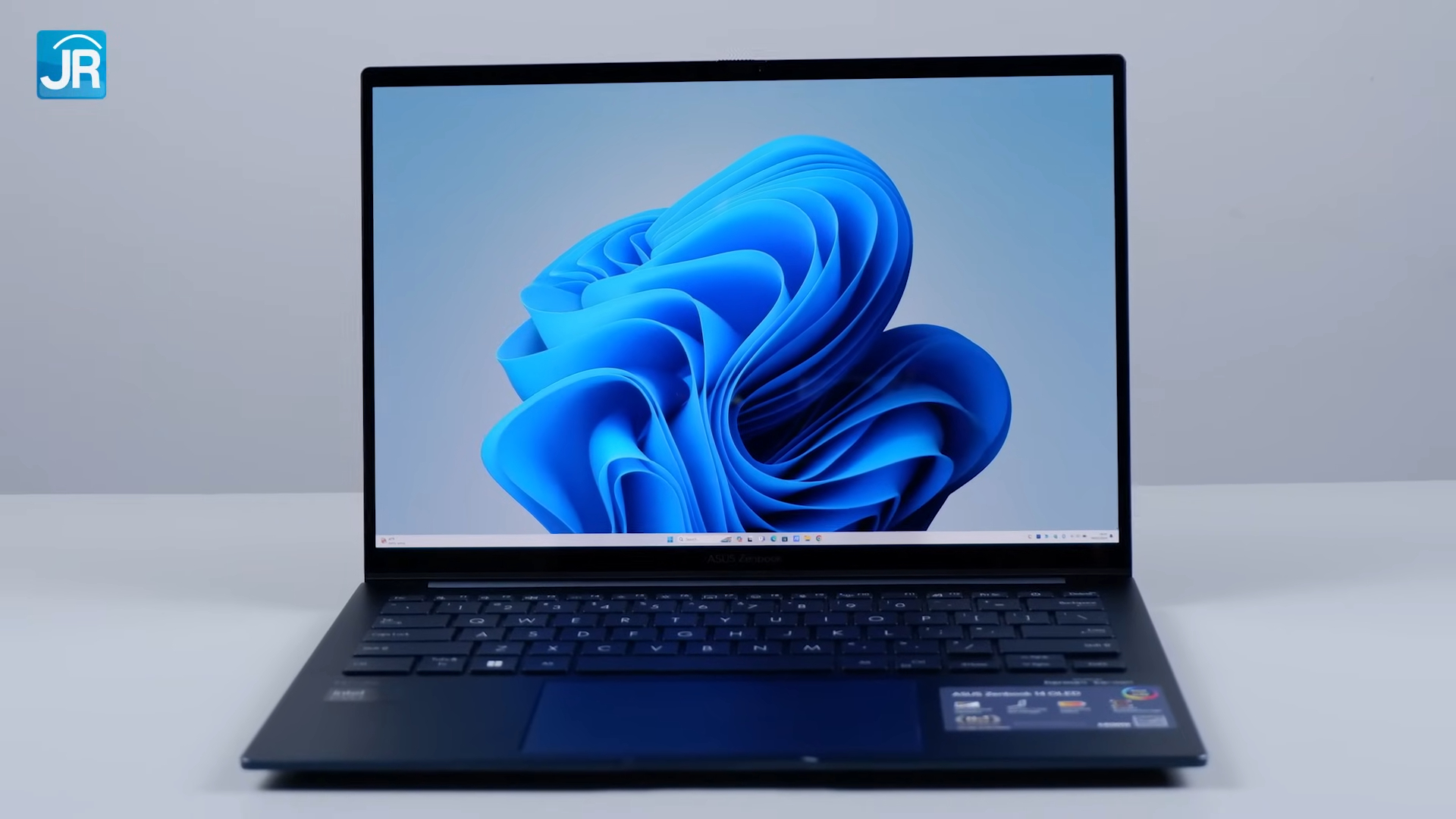 Review ASUS Zenbook 14 OLED (UX3405): Laptop Ringan Idaman! 3 ASUS Zenbook 14 OLED UX3405 10