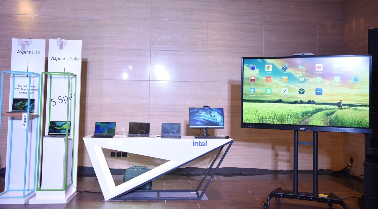 Lini Laptop Consumer dan Commercial Acer Indonesia, serta Interactive Flat Panel