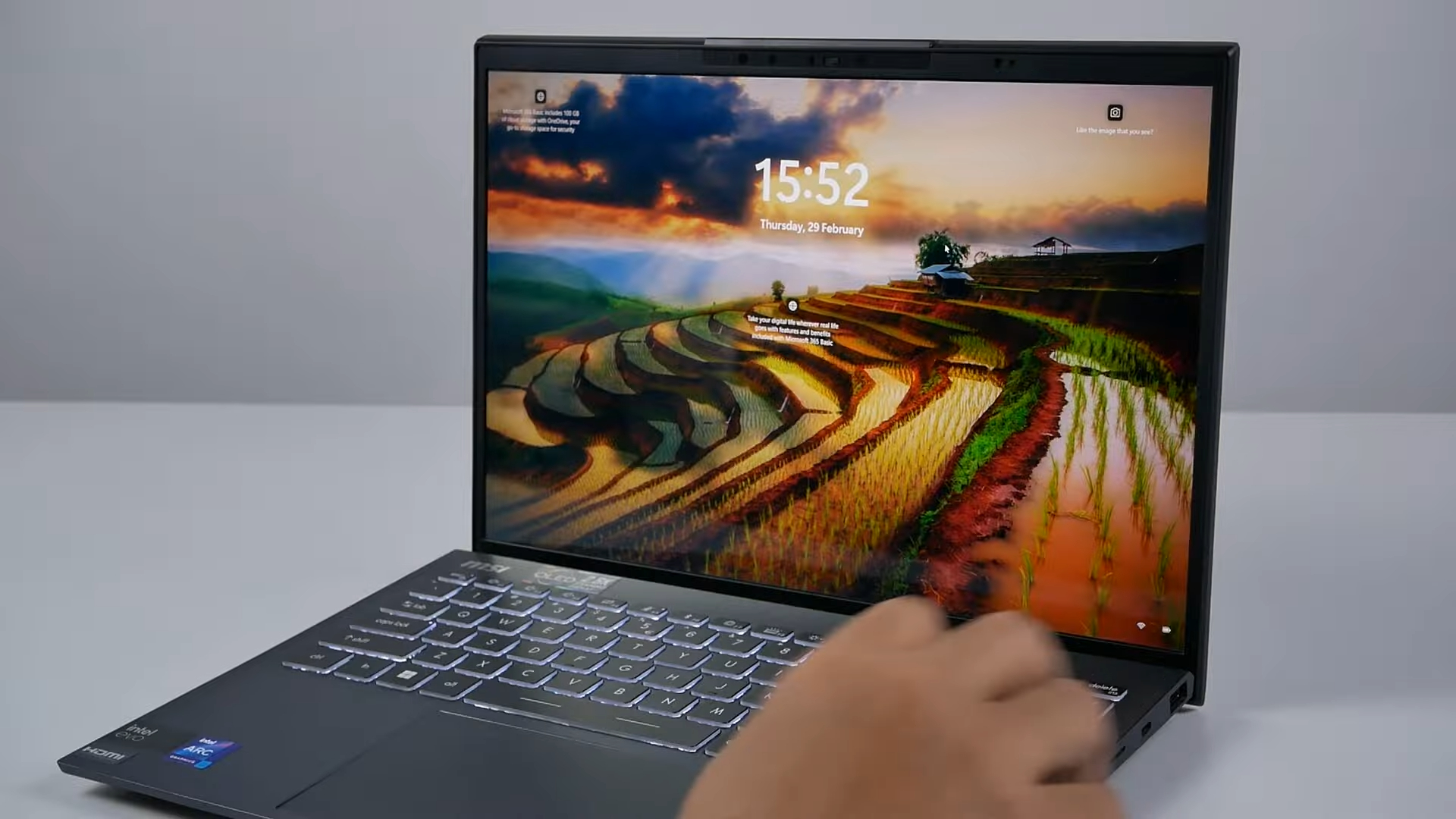 Review MSI Prestige 13 AI EVO A1M: Laptop AI PC Super Tipis, Ringan, Kencang & Irit! 15 MSI Prestige 13 AI EVO A1M 26