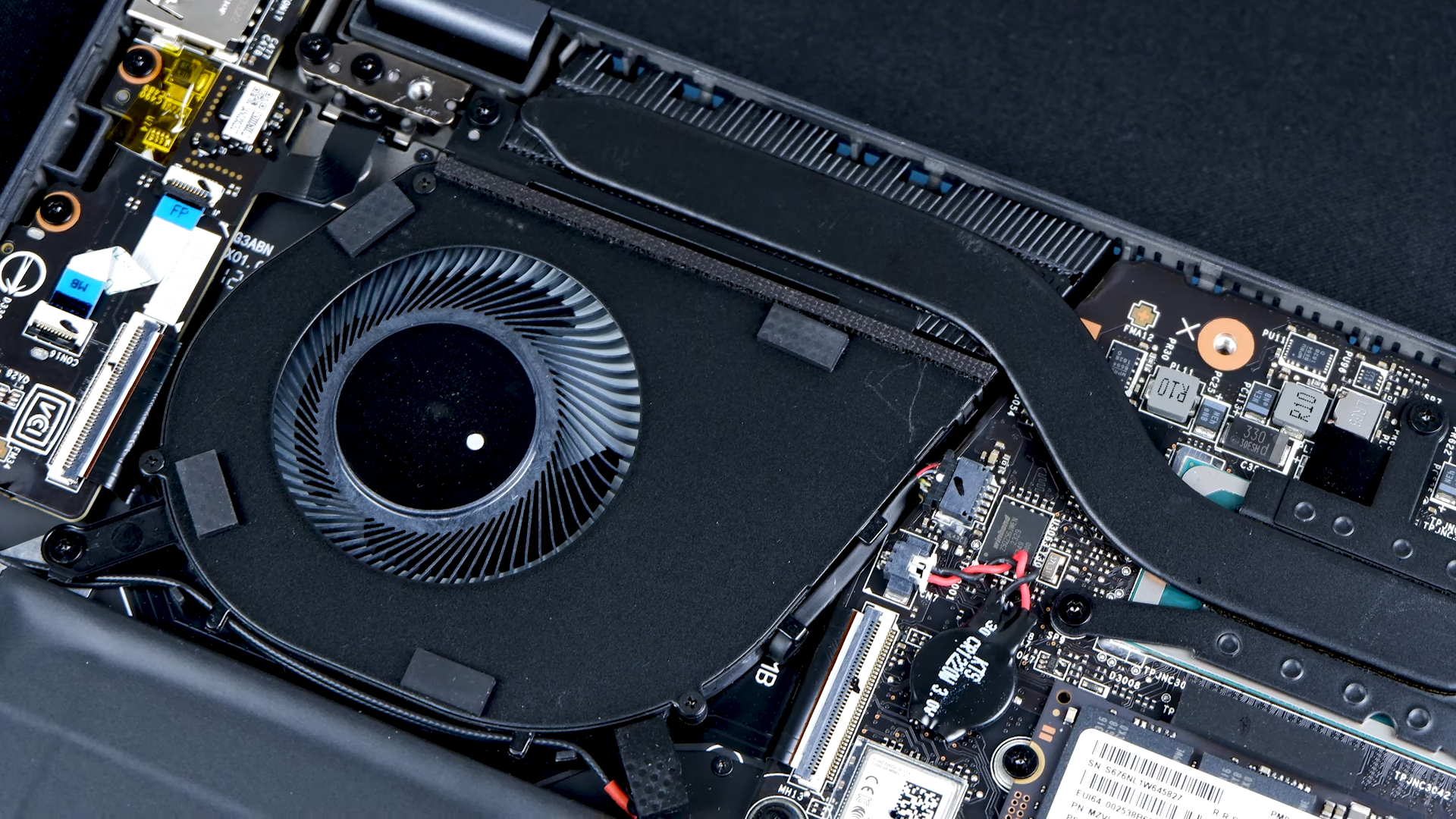 Review MSI Prestige 13 AI EVO A1M: Laptop AI PC Super Tipis, Ringan, Kencang & Irit! 16 MSI Prestige 13 AI EVO A1M 27