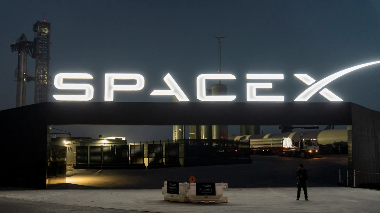 SpaceX Bangun Jaringan Satelit Mata-mata untuk Badan Intelijen AS