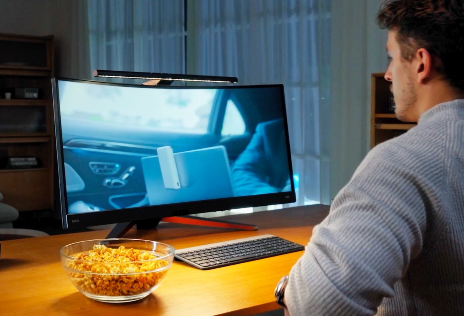BenQ Kenalkan ScreenBar Pro dengan Sensor ToF dan Tingkat Kecerahan 1.000 Lux 1 BenQ ScreenBar Pro