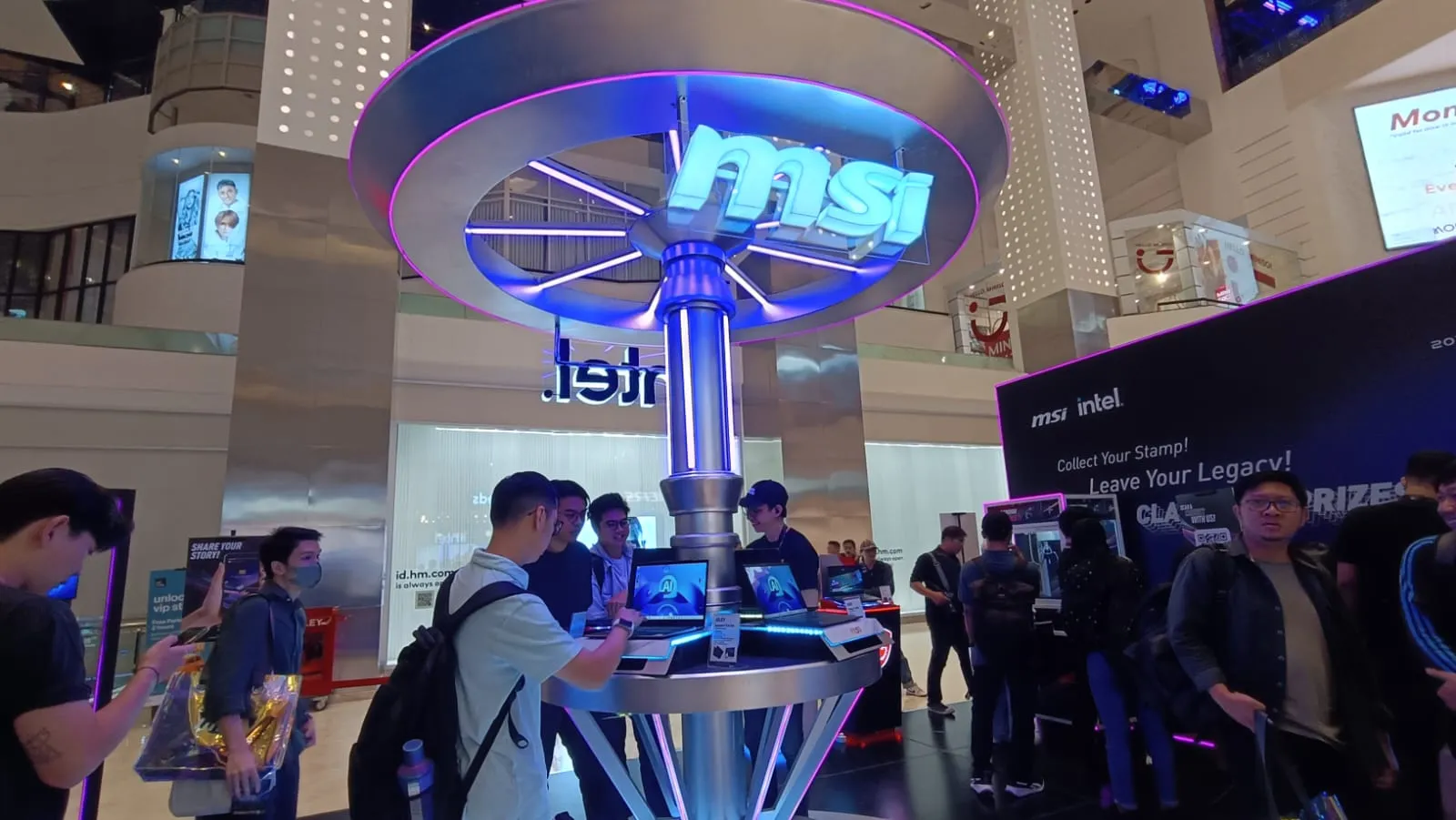 Rayakan Ultah ke-20, MSI Laptop Gelar Exhibition di Mall of Indonesia 3 MSI Laptop 20 tahun 1