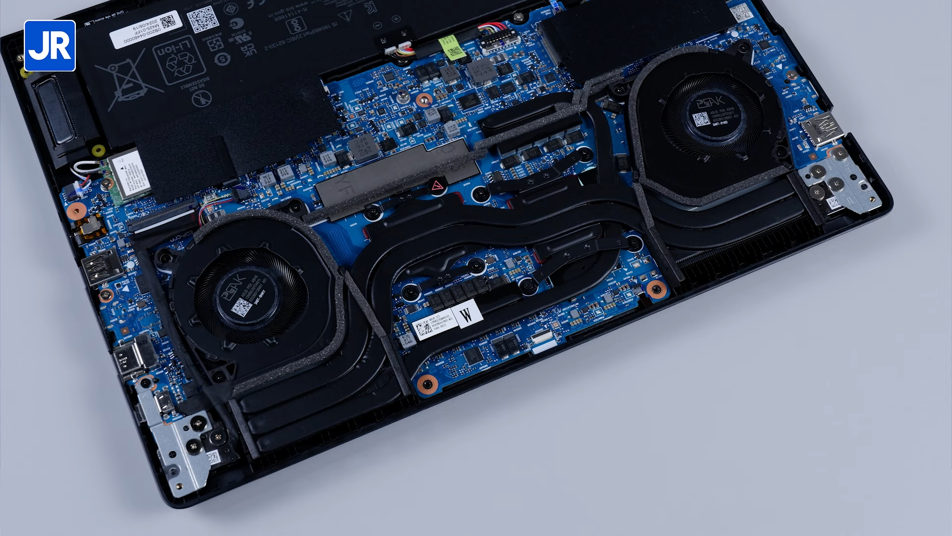 ASUS TUF Gaming A14 2047 FA401WV 1