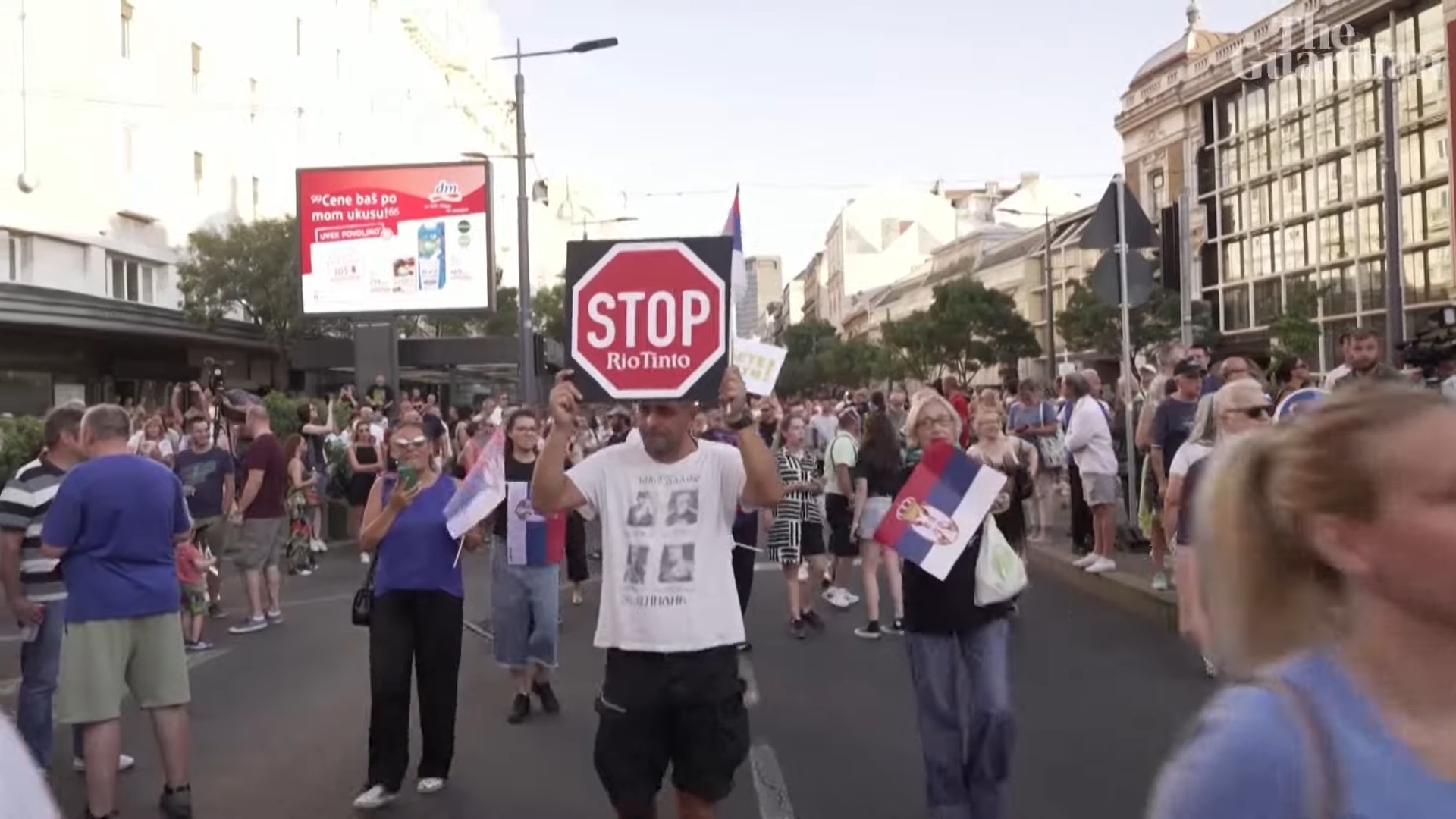 Tambang Lithium Mau Dibangun, Ratusan Ribu Orang Demo Besar-besaran di Serbia 1 Demo Lithium Serbia