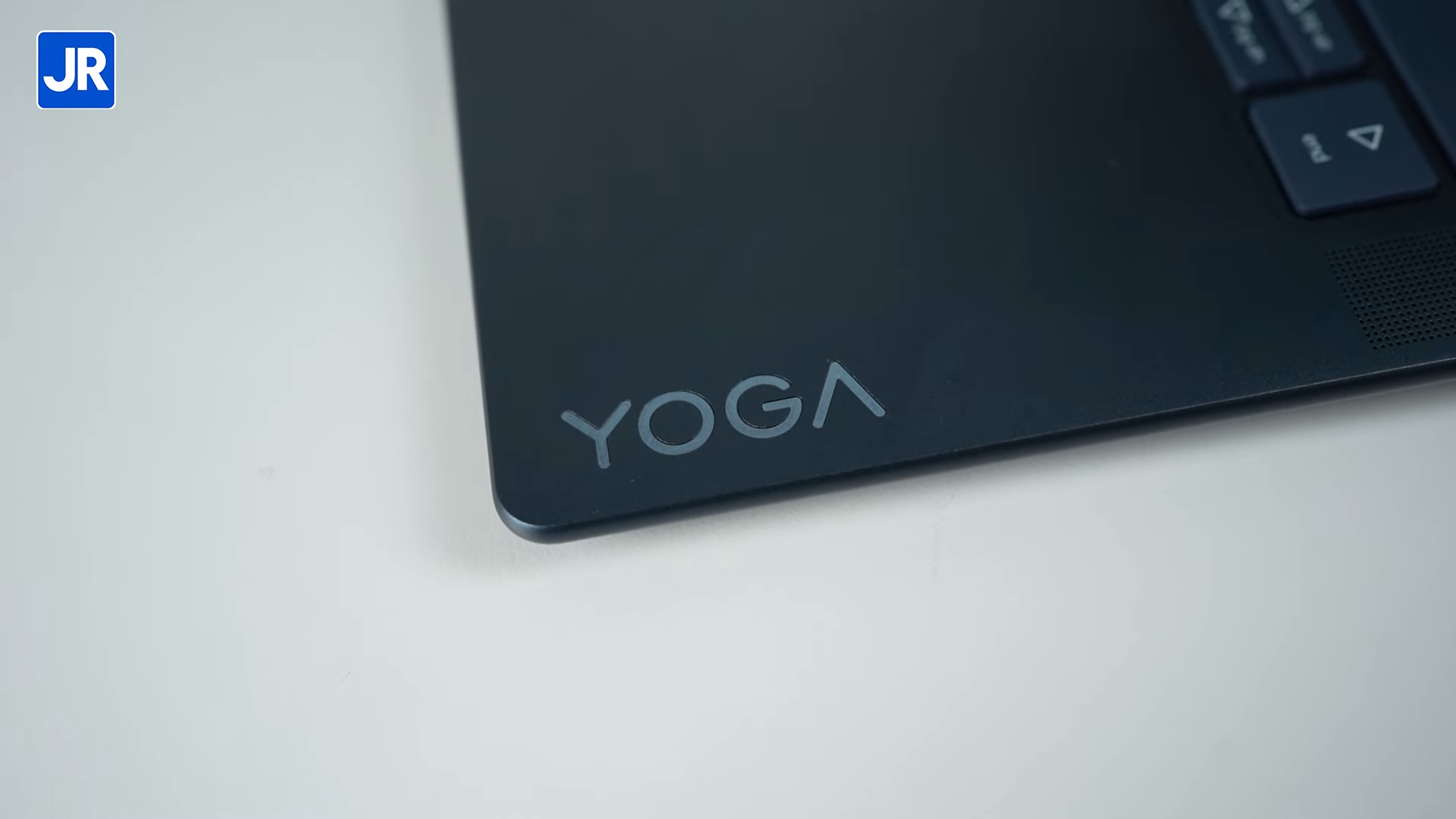 Lenovo YOGA Slim 7x8 1