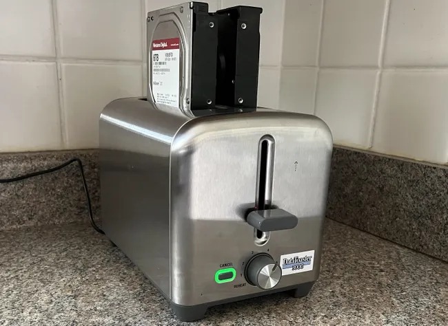 DataToaster 3000 NAS panggangan Roti