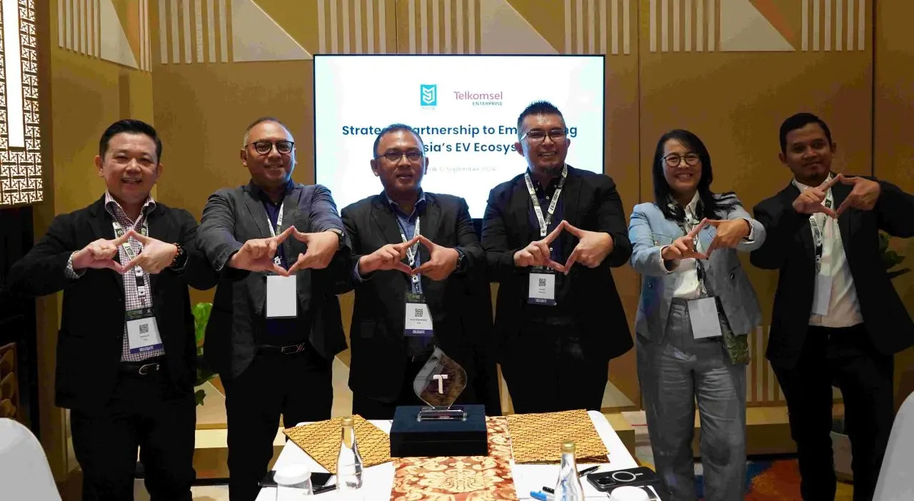 Telkomsel Kerja Sama dengan MAB, Kembangkan Kendaraan Listrik 1 MAB x Telkomsel Sepakat Kembangkan Ekosistem EV 3