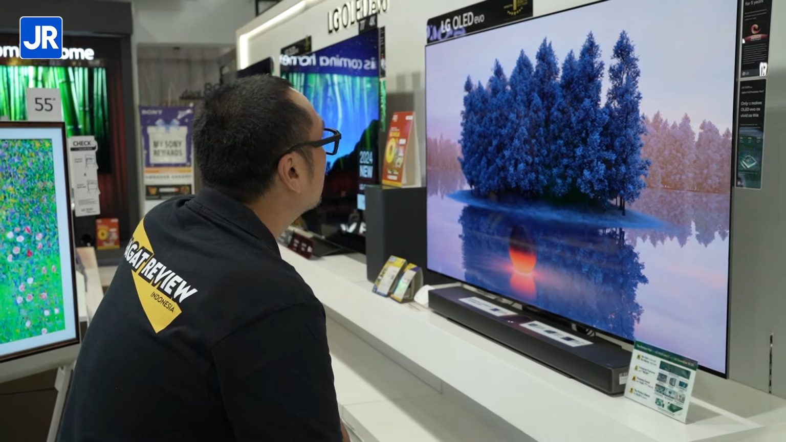 Tips Pilih dan Beli Smart TV feat. Hartono • Jagat Review