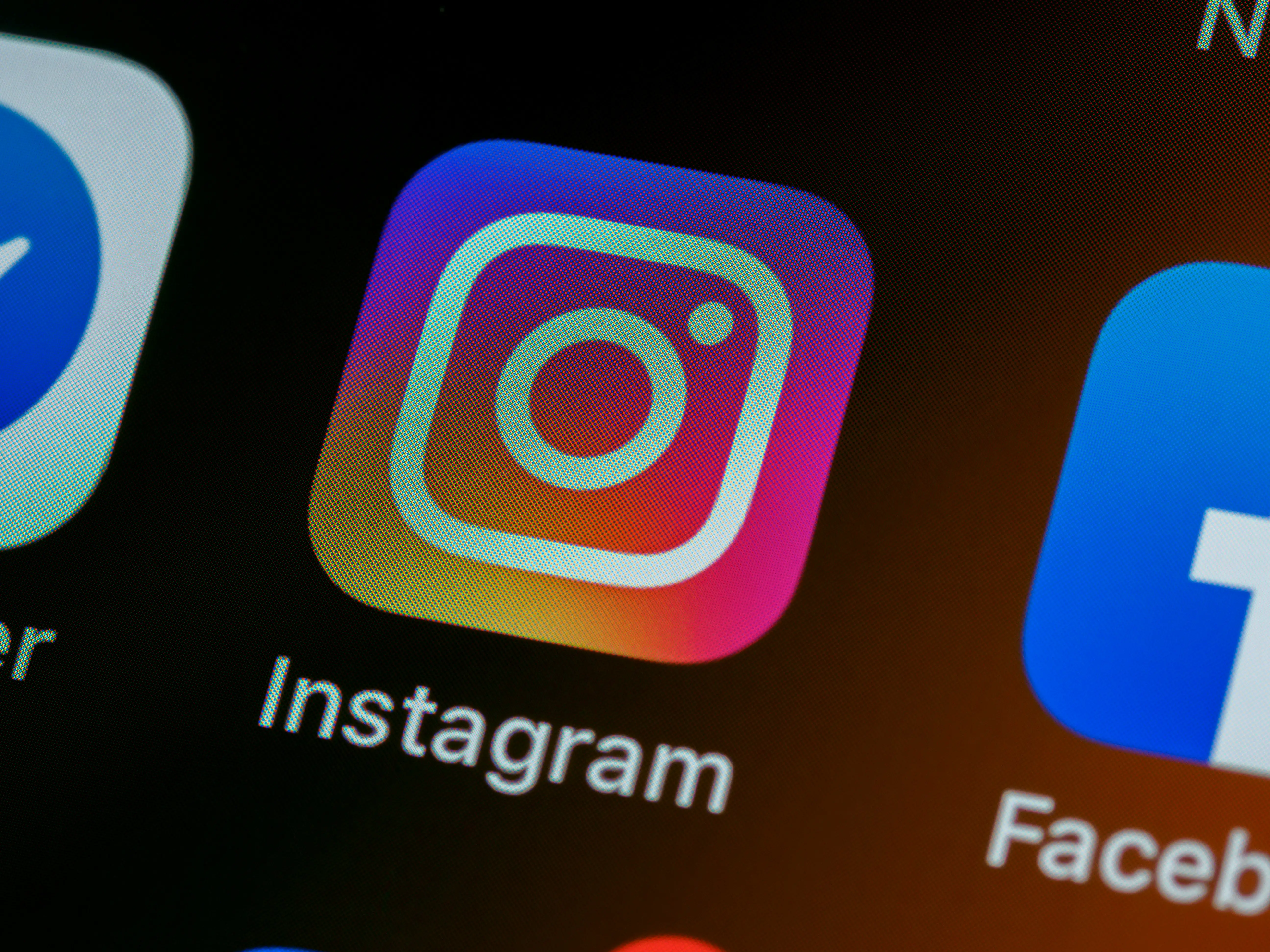 Instagram akan Memperkenalkan Instagram by Brett Jordan on unsplash.com