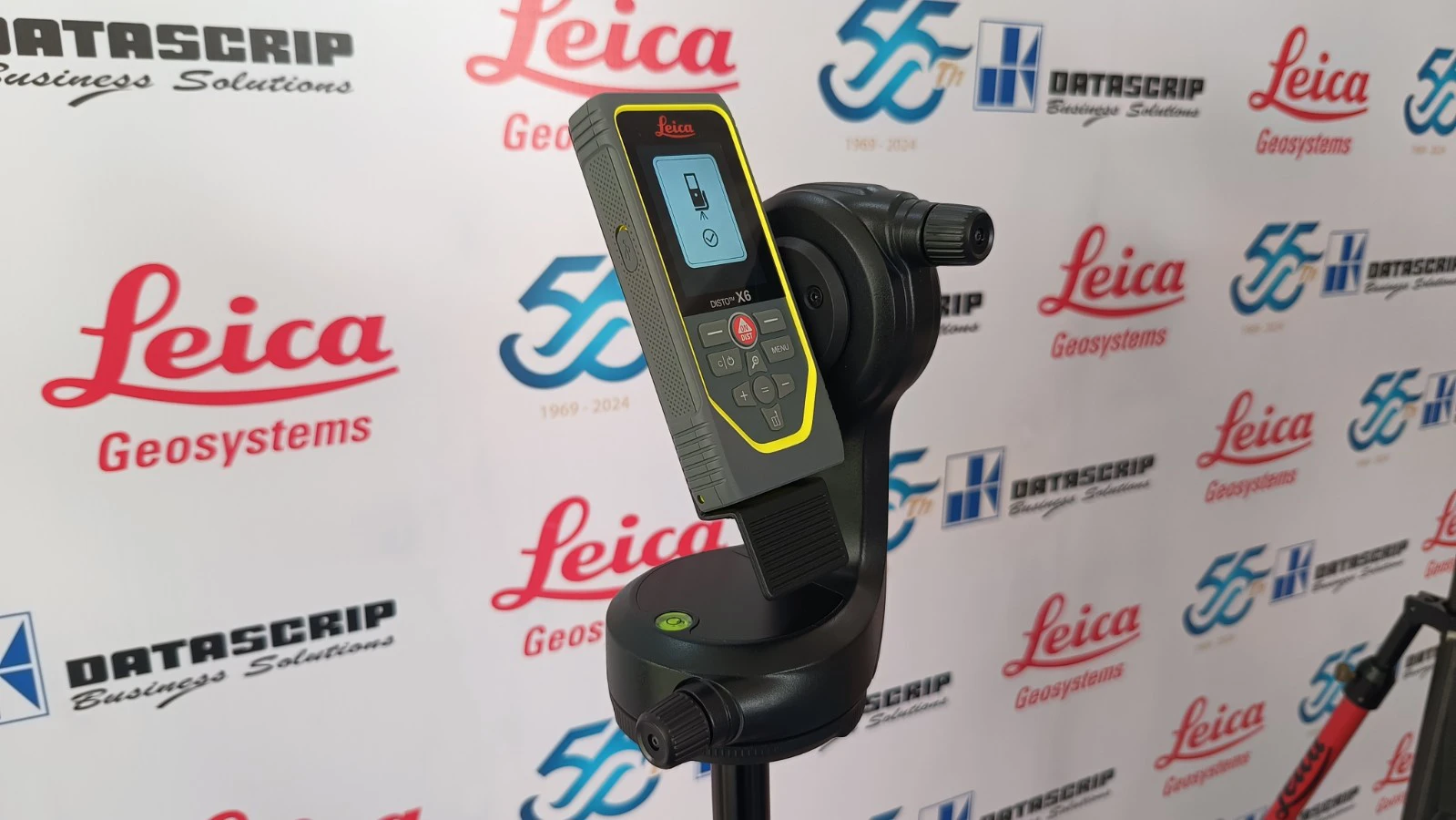 Dukung Program Perumahan Rakyat, Leica Hadirkan Perangkat GNSS Leica GS05 2 Leica Disto X6