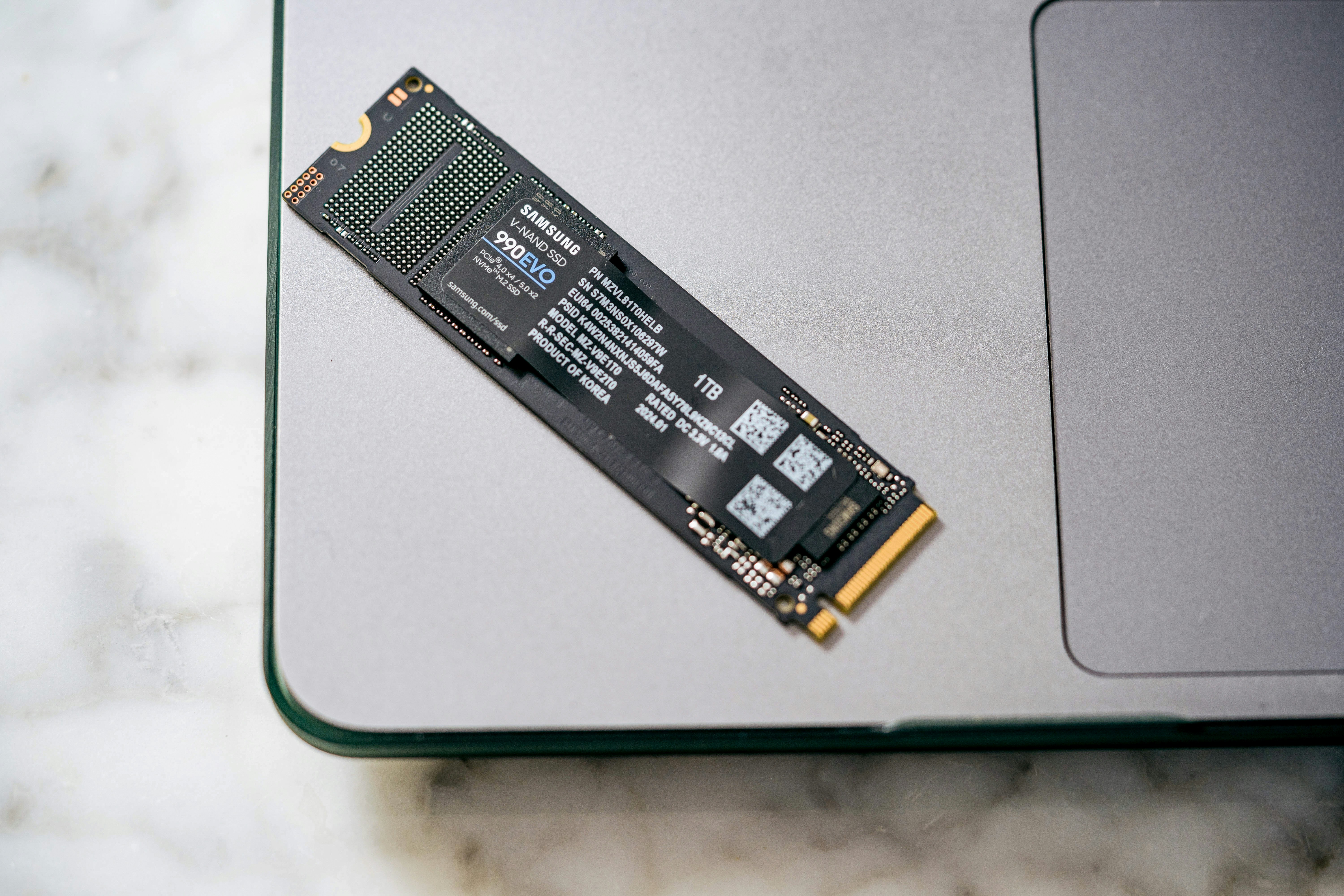 samsung memory Uo6ZI3G BDs unsplash