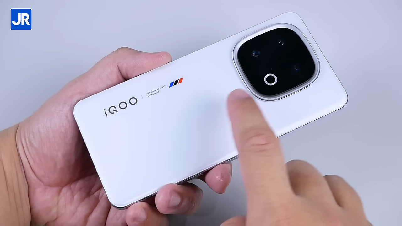 Review iQOO 13: Super Kencang & Super Irit, Pertama dengan Snapdragon 8 Elite 13 4999edbb245ebcd16821cc77d19c17d3