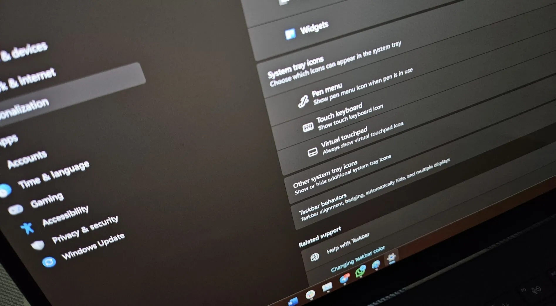 Windows-11-taskbar-settings-upgrade
