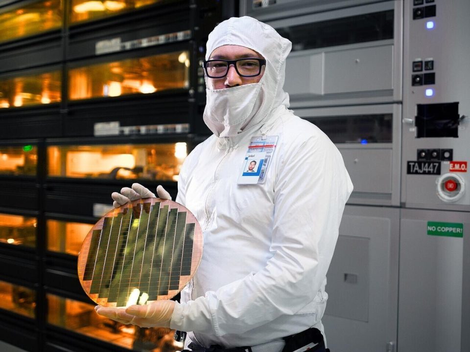 Intel 18A Yield Rate 