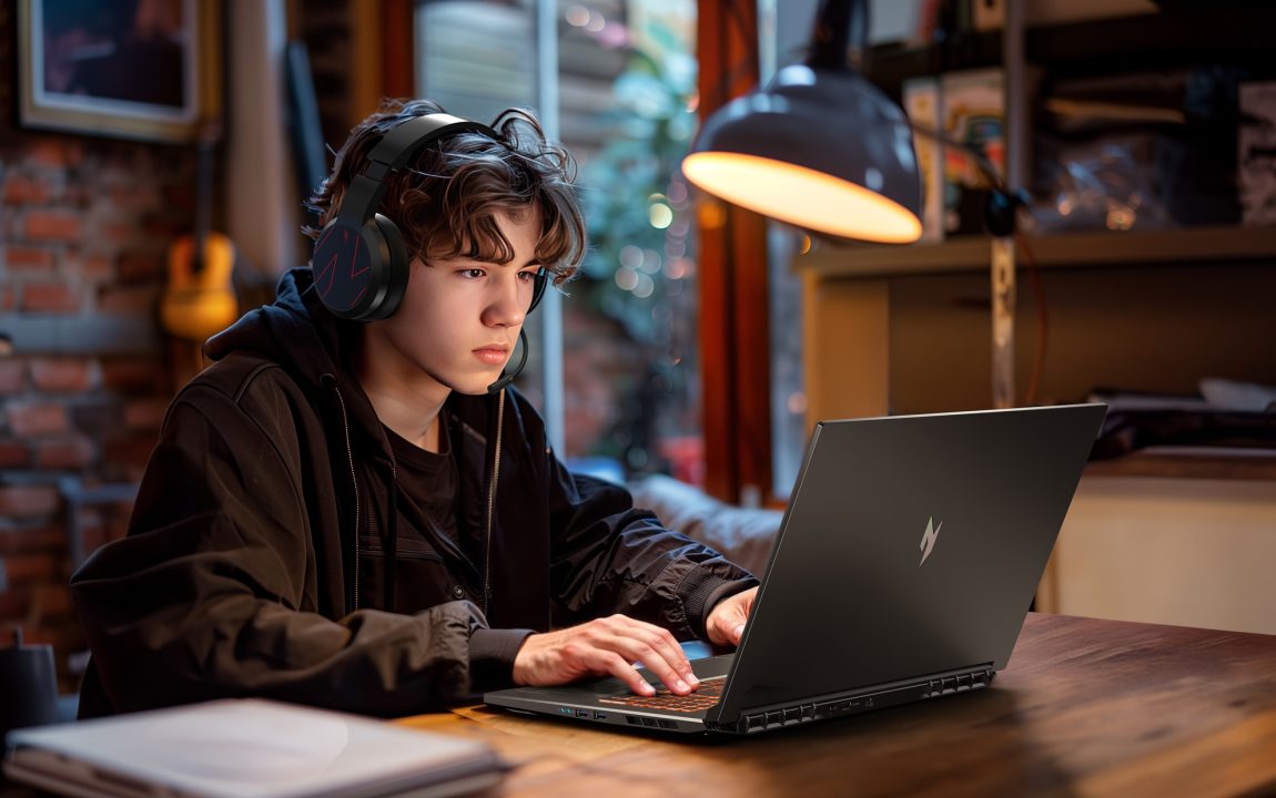 Acer Nitro V 17 AI