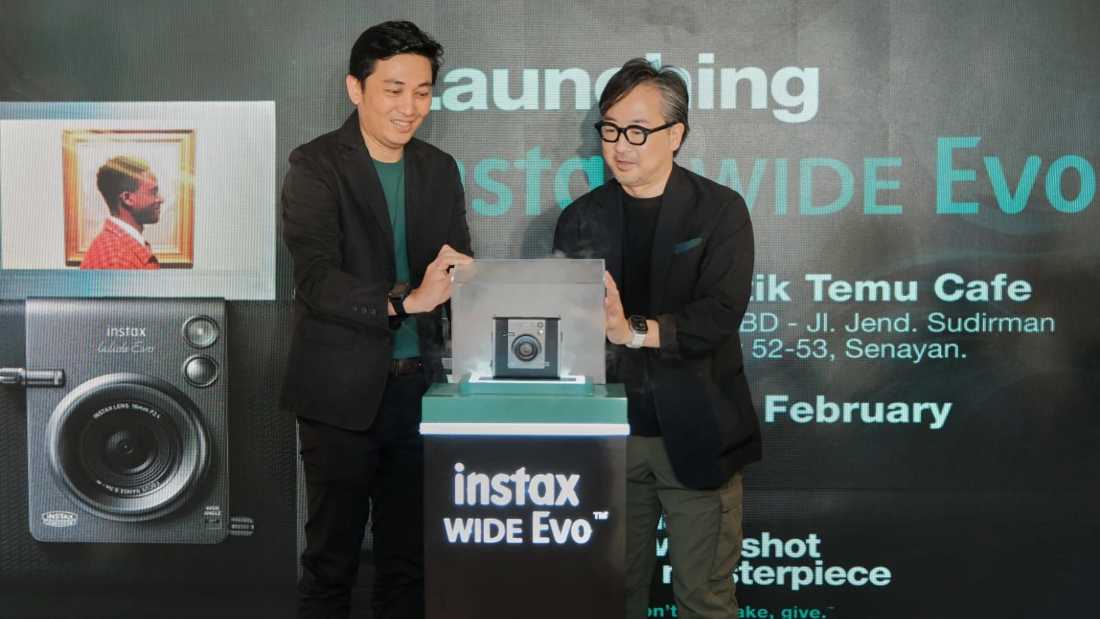 instax wide evo