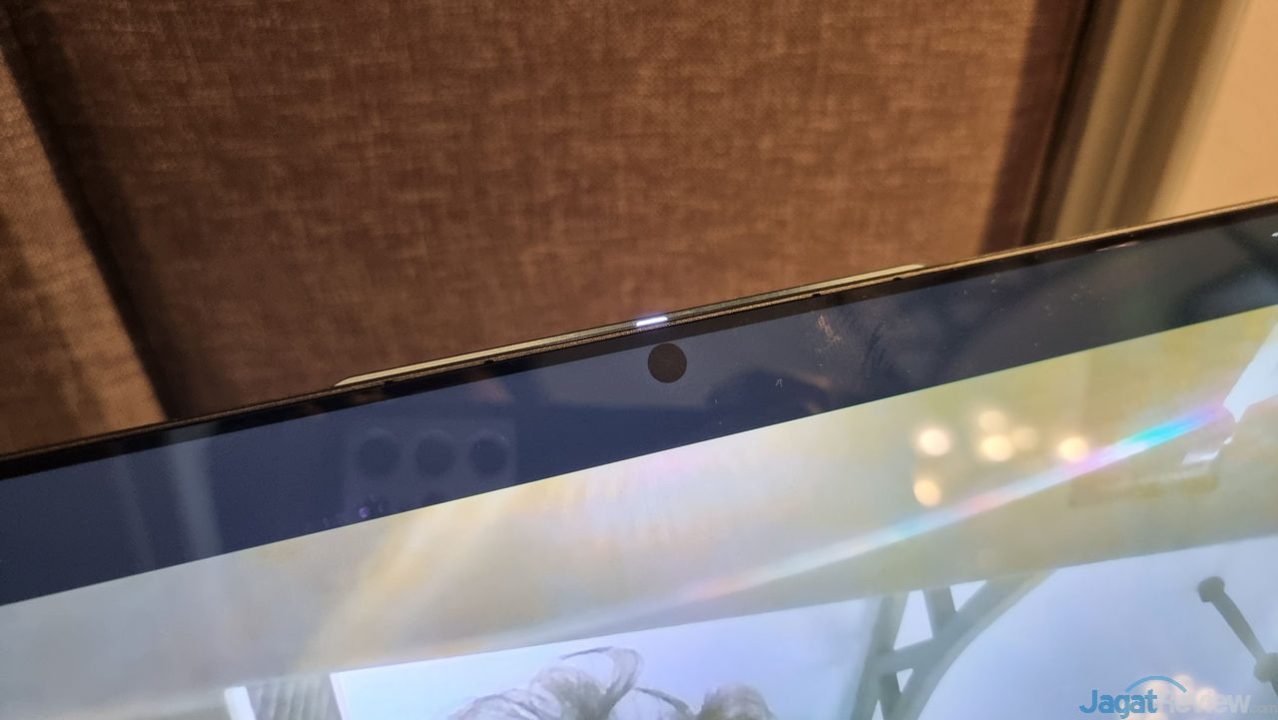 Laptop Lenovo dengan Under Display Camera Segera Hadir di Indonesia 4 Lenovo 2025 Laptop Launching 03