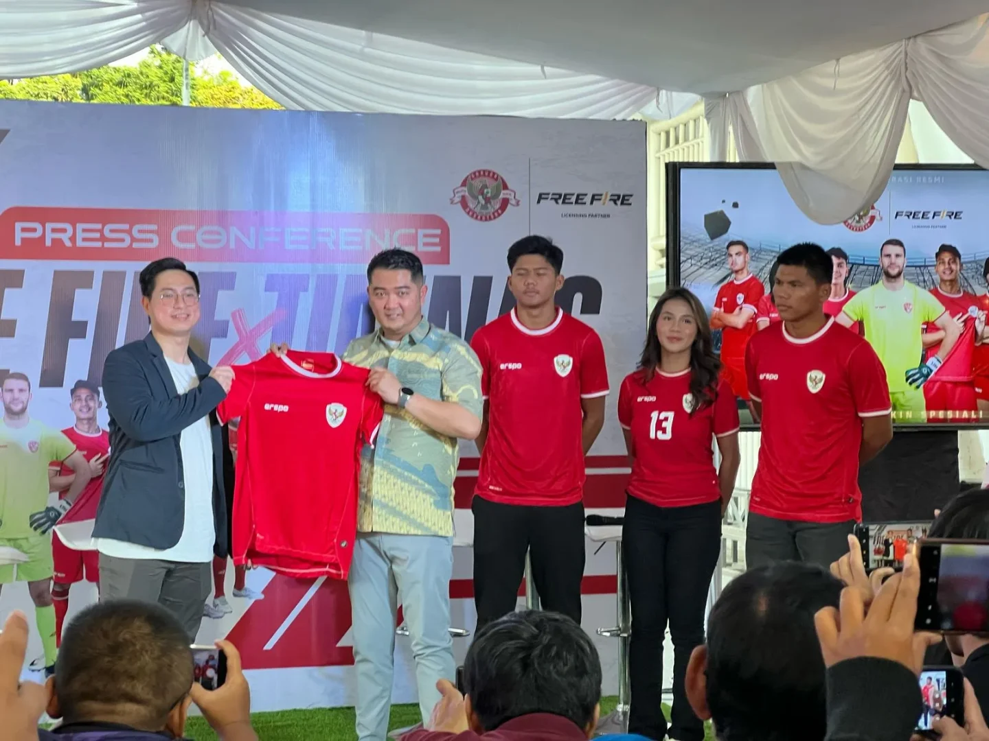 Pertukaran Jersey antara Free Fire dan PSSI