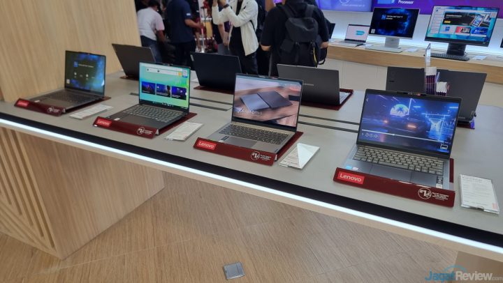 Exclusive Store Terbaru Lenovo Bikin Kita Bisa Ngopi Sambil Belanja Laptop 7 LES BxC 07