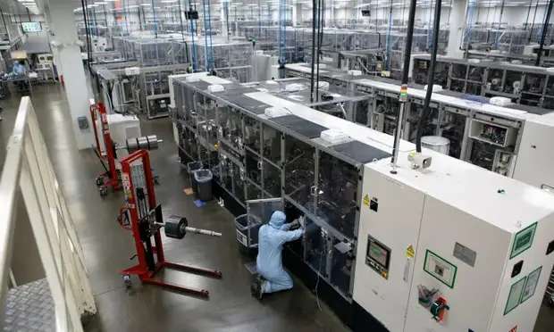 Workers in a gigafactory in Sunderland The UK has secured 1 billion to build a new battery plant courtesy of Richard Saker The Guardian