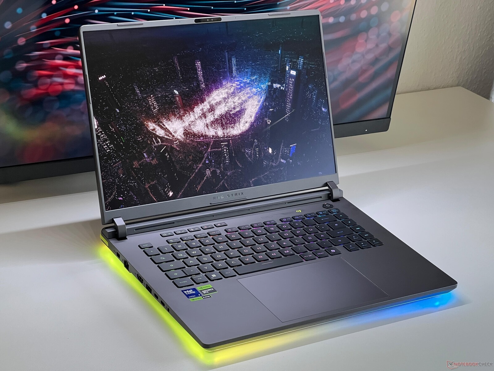 Asus ROG Strix G16 RTX 5050
