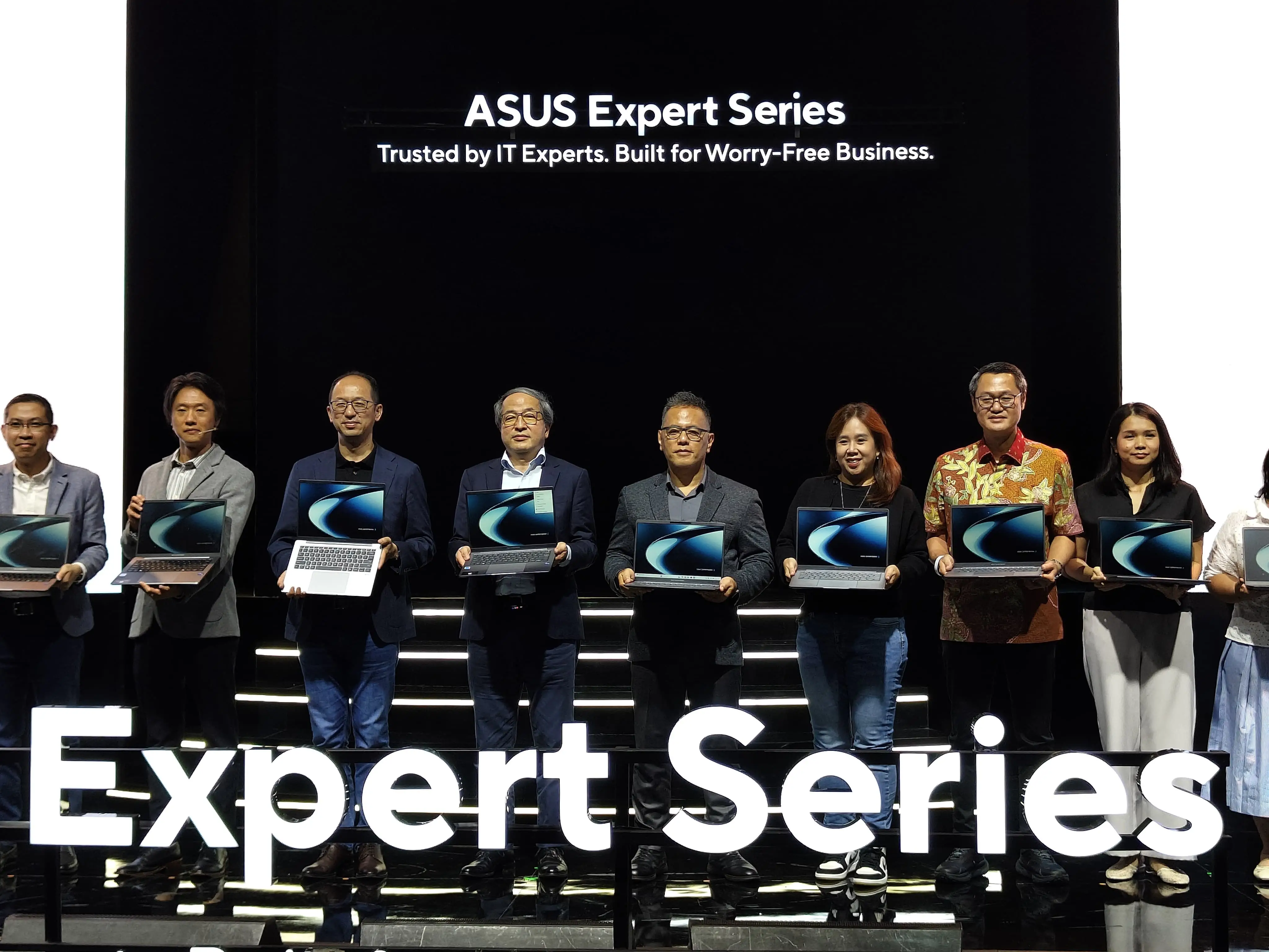 ASUS ExpertBook P3 Resmi Hadir di Indonesia: Core Ultra 7, Bodi Tangguh, Harga Rp 12 Jutaan