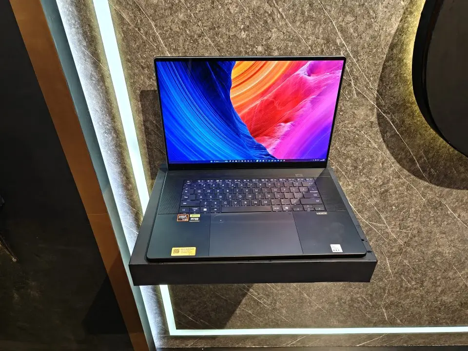 ASUS ProArt P16