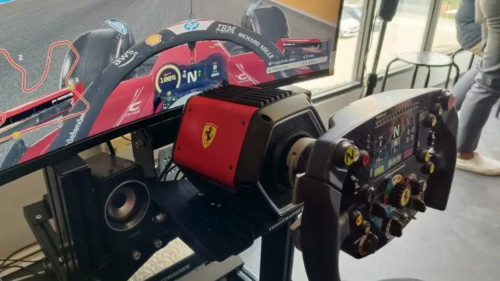 Thrustmaster T818 Ferrari SF1000 Simulator