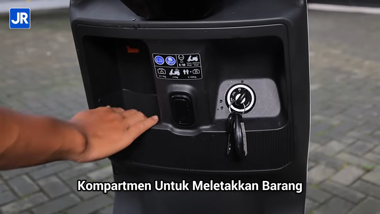 Review Polytron Fox 200: Rp 11 Jutaan, Punya Cruise Control dan Alarm Kalo Salah Belok! 6 Polytron Fox 200 21