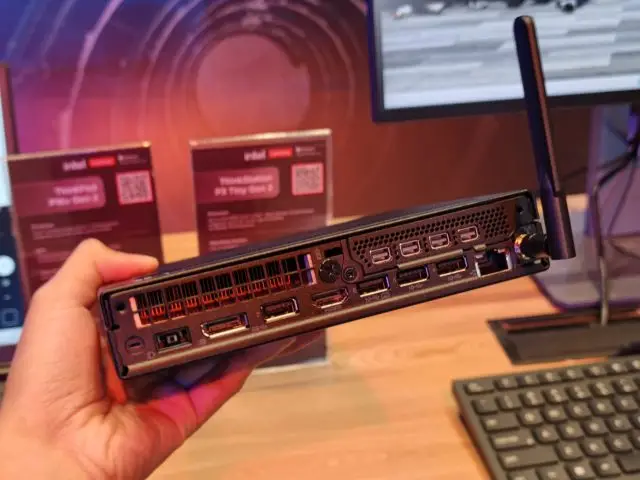 Lenovo Turut Pamerkan PC Desktop Workstation Lewat Seri ThinkStation P 4 ThinkStation P3 Tiny Gen 2 - Ports