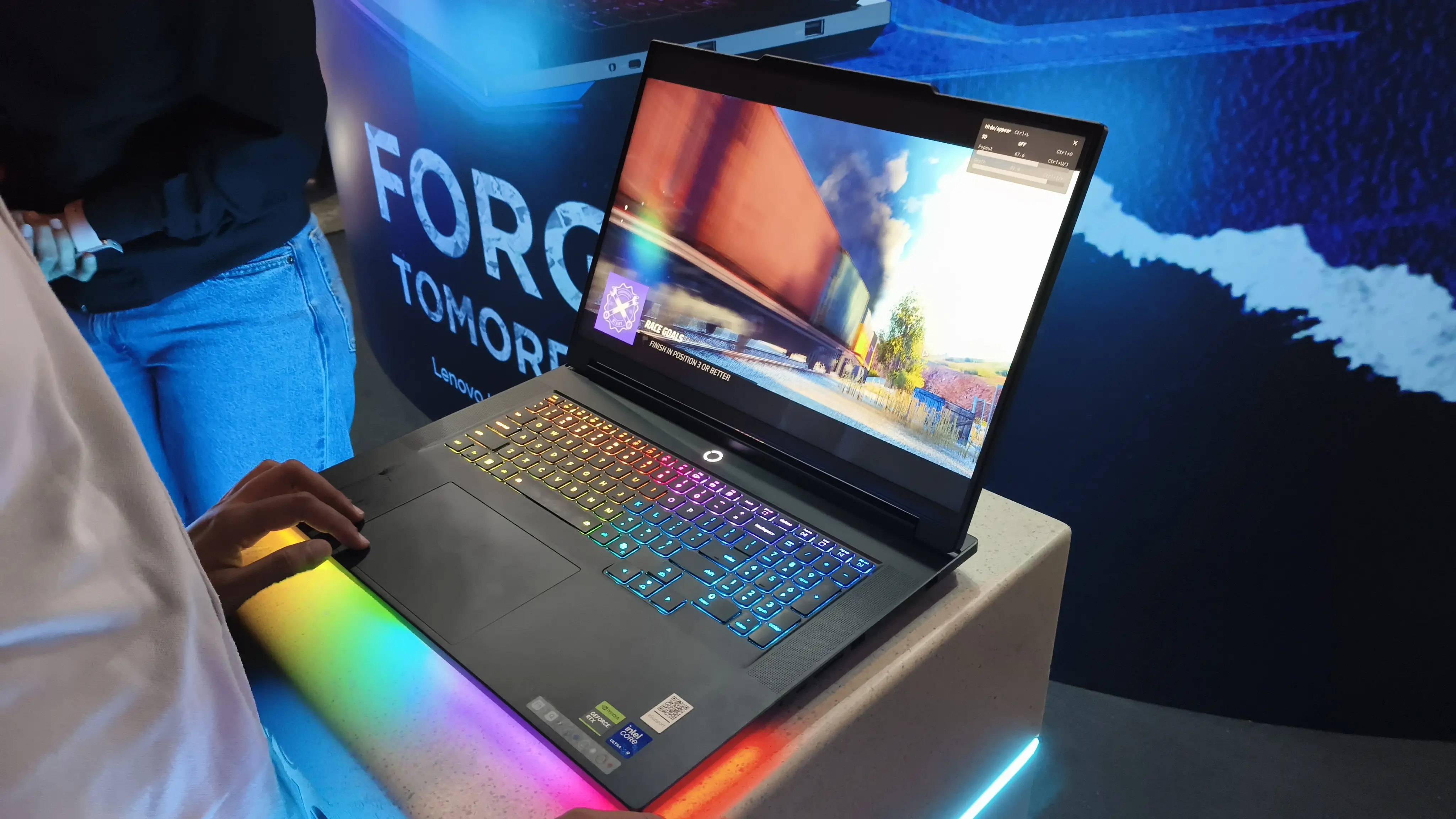 Lenovo Legion 9i Gen 10 Dilengkapi Layar 3D: Bikin Konten 2D jadi 3D 1 Lenovo Legion 9i