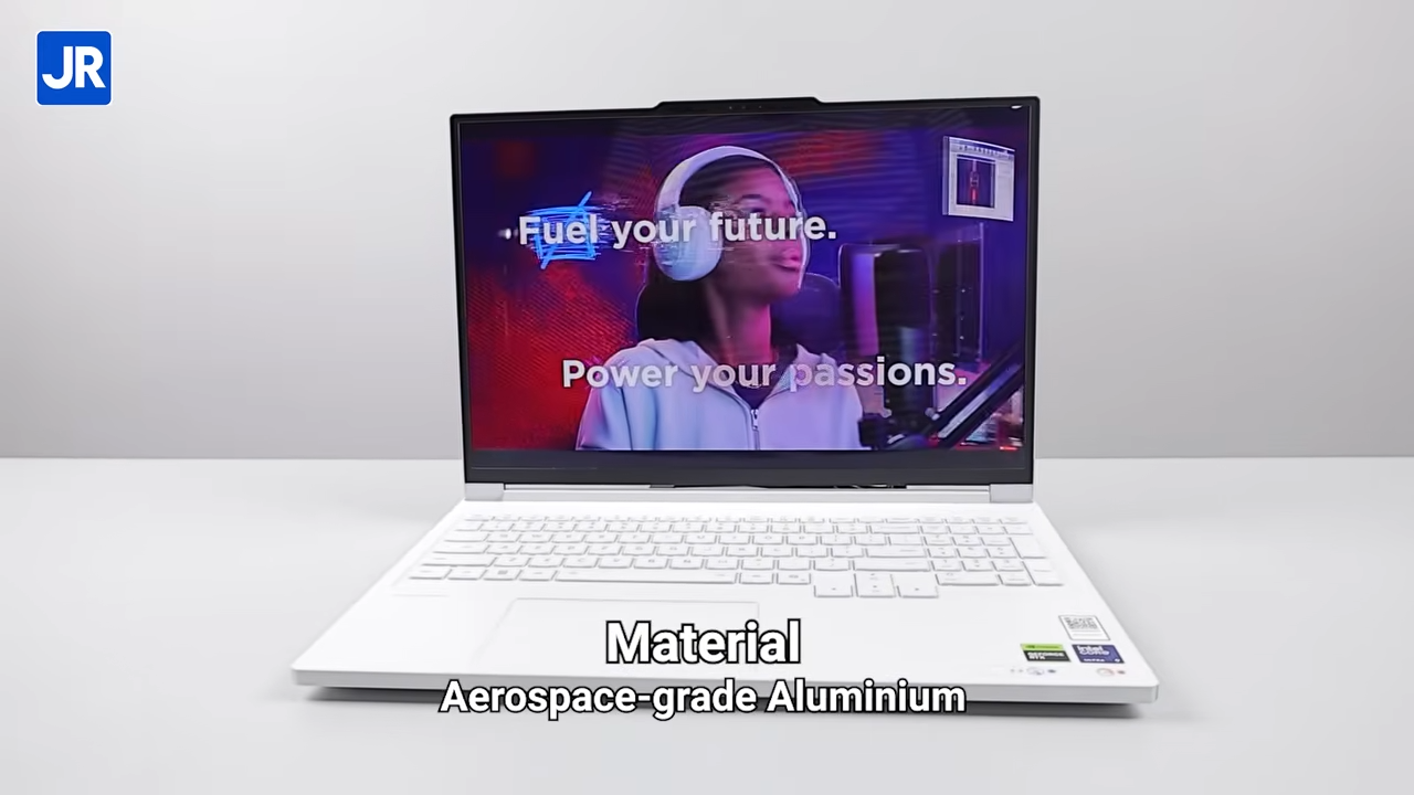 Review Lenovo Legion 7i Gen 10 (2025): Laptop Kencang yang Putih dan Cantik 1 Lenovo Legion 7i Gen 10 2035