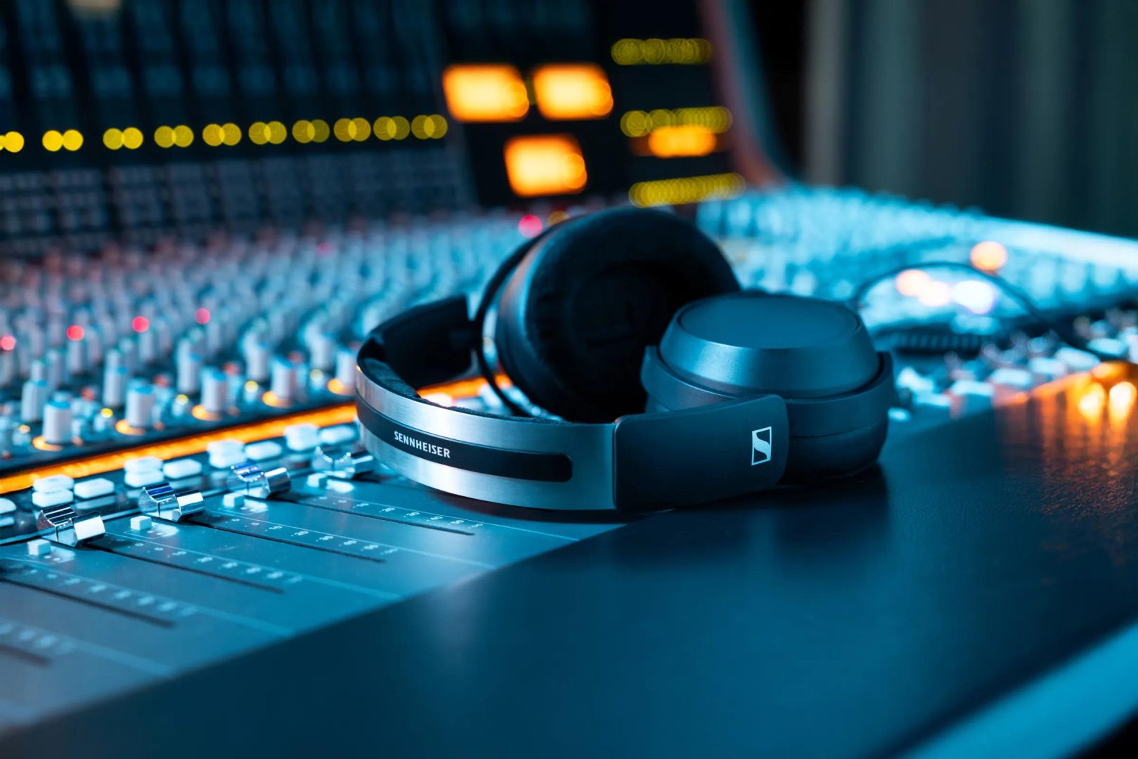 Sennheiser Luncurkan Headphone Closed-Back HD 480 PRO