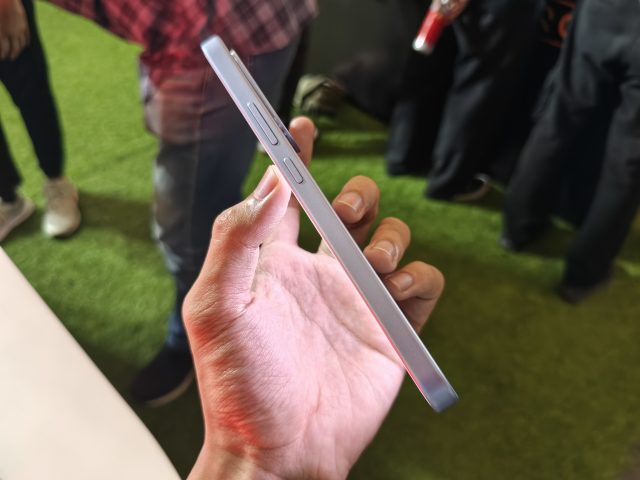 iQOO Z11 Resmi Rilis, Kembali Pecahkan Rekor sebagai Hape dengan Baterai Terbesar di Indonesia 3 75e678fb87b684532ad66362d74bf7d3