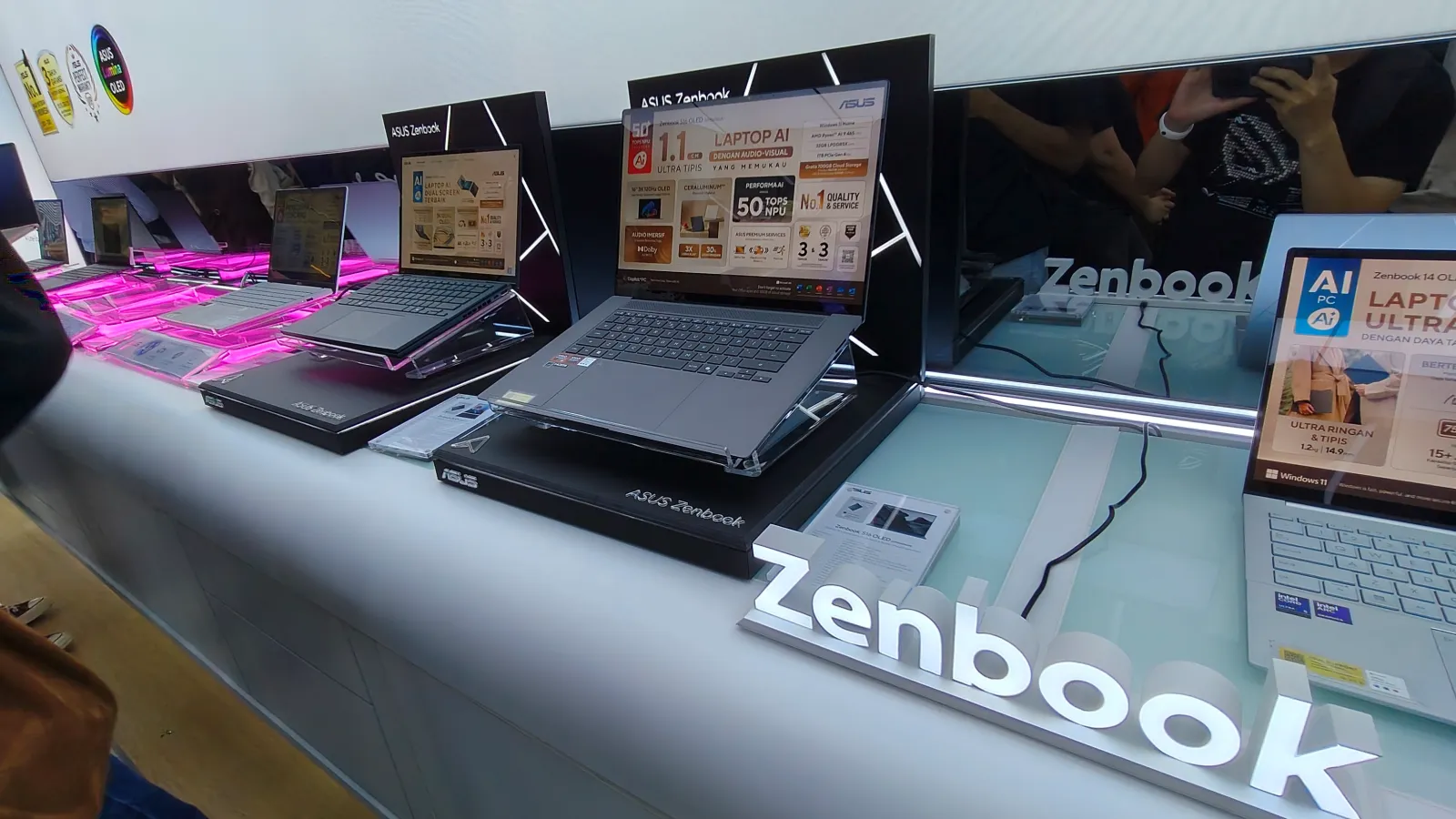 ASUS Exclusive Store Hadir di Living World Kota Wisata Cibubur 3 ASUS Exclusive Store Living World Kota Wisata Cibubur 1