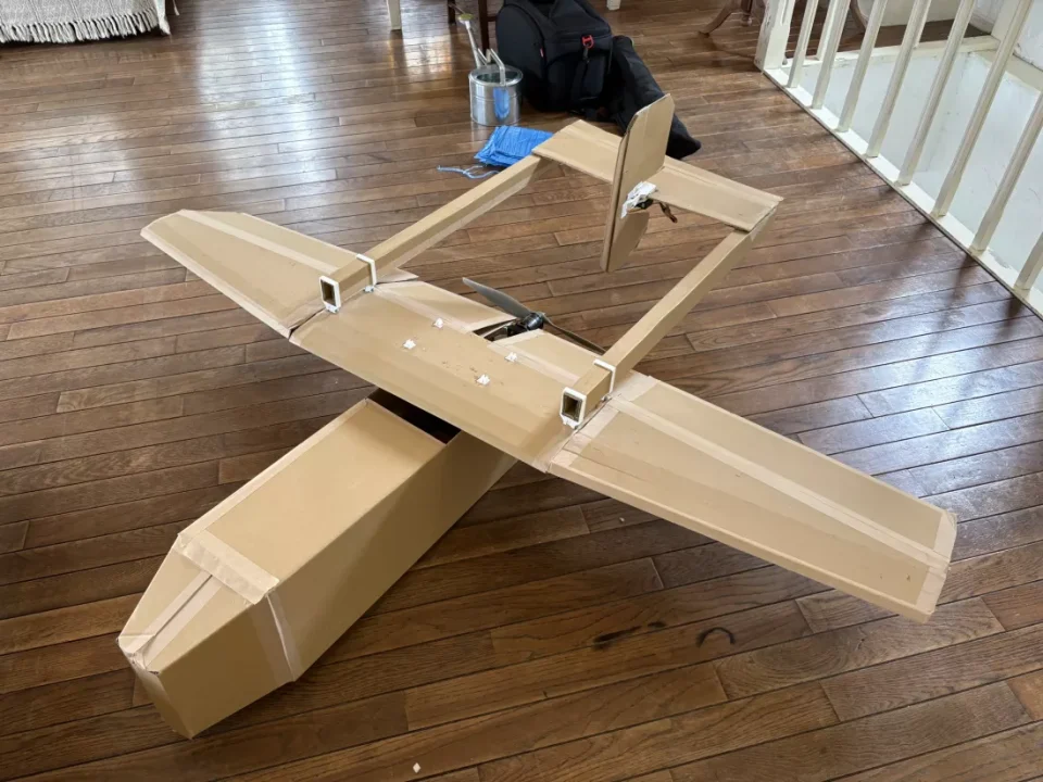 Startup Jepang Bikin Drone Murah dari Kardus 1 Drone kardus