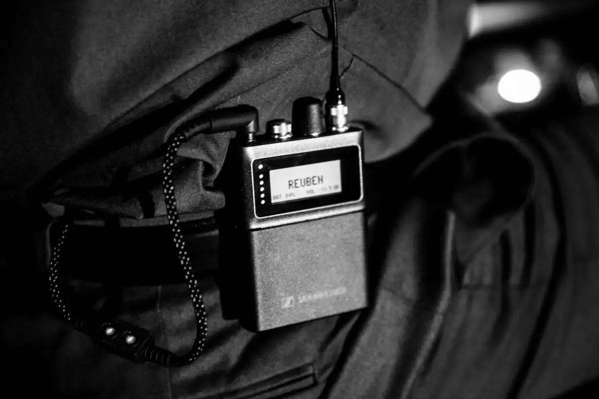 Direct Release: Sam Smith Tampil Maksimal dengan Performa High-Fidelity Sennheiser Spectera, Menghadirkan Kualitas Studio di Atas Panggung 4 Foto 5 Bodypack Spectera mengintegrasikan transmisi mikrofon dan in ear monitoring dalam satu perangkat dua arah sehingga mempercepat proses set up dan membuat operasional lebih efis
