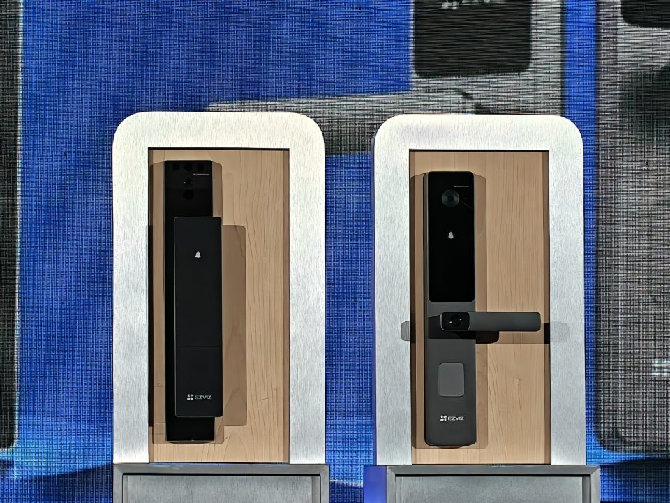 EZVIZ DL50FVS Plus dan DL20FVS Plus Resmi Dirilis, Bisa Buka Pintu Dengan Wajah dan Telapak Tangan! 1 IMG20260526102938 Custom