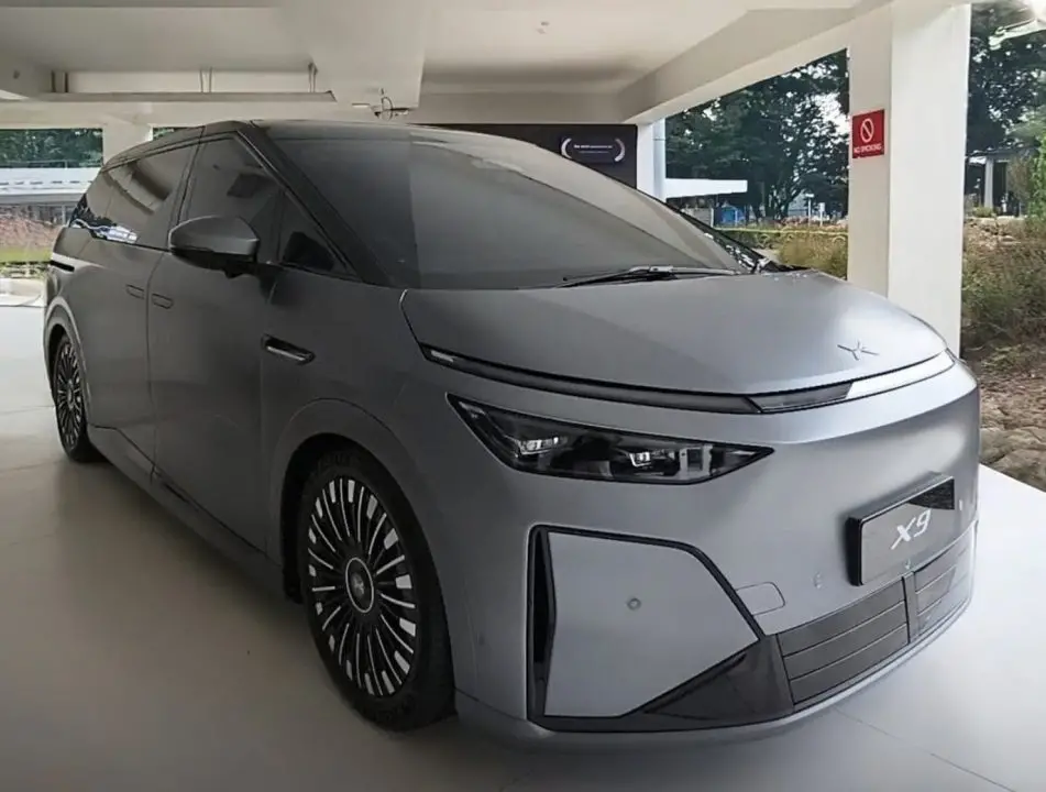 XPENG X9 Facelift dan G6 AWD Resmi Diluncurkan, Ini Upgradenya! 1 9 Facelift 2