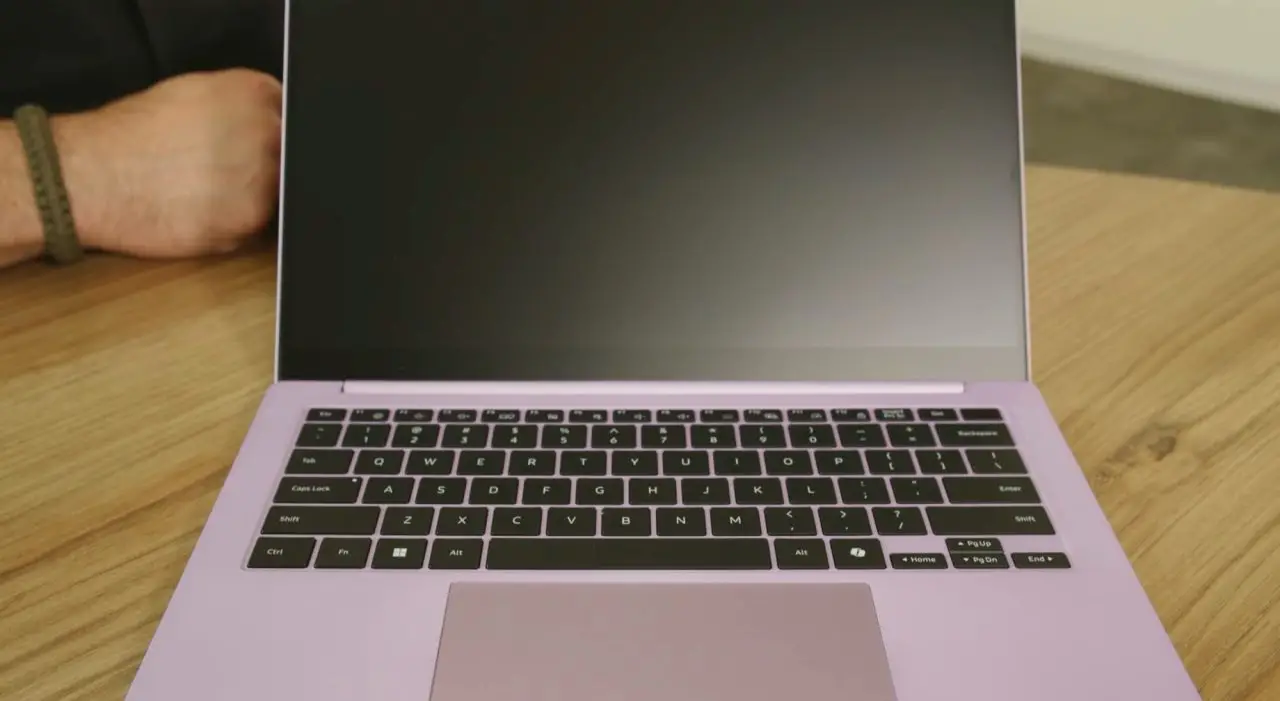 Intel Bocorkan Detail dari Project Firefly: Pakai Rantai Pasokan Smartphone Buat Bikin Laptop Terjangkau 2 Intel
