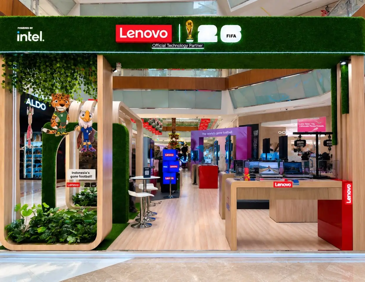 Mencoba Langsung Produk Lenovo Edisi Terbatas di Booth Lenovo x FIFA World Cup 26 Experience 5 Booth Experience Lenovo FIFA World Cup Edition 26TM di Pondok Indah Mall 1
