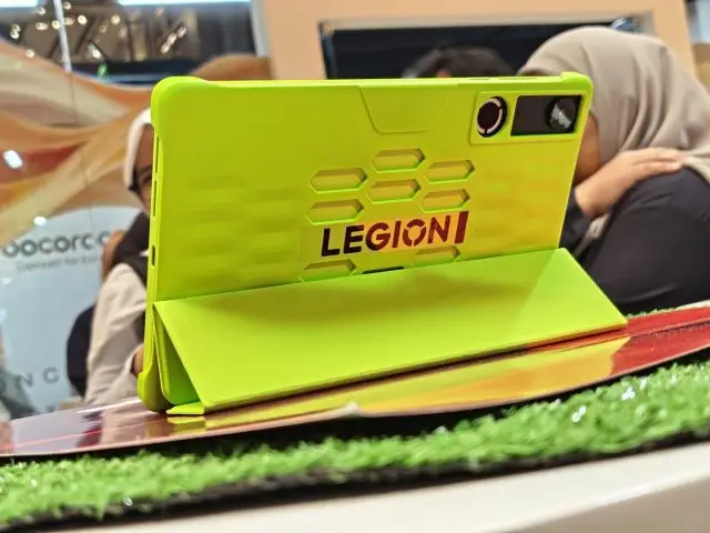 Dari Tablet Ringkas Hingga Laptop Gaming, Ini Jajaran Produk Lenovo FIFA World Cup 26 Edition! 8 Legion Tab Gen 5 FIFA World Cup 26 Edition 3 Custom