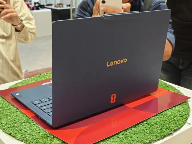 Dari Tablet Ringkas Hingga Laptop Gaming, Ini Jajaran Produk Lenovo FIFA World Cup 26 Edition! 2 Yoga Slim 7i Ultra FIFA World Cup 26 Edition 1 Custom