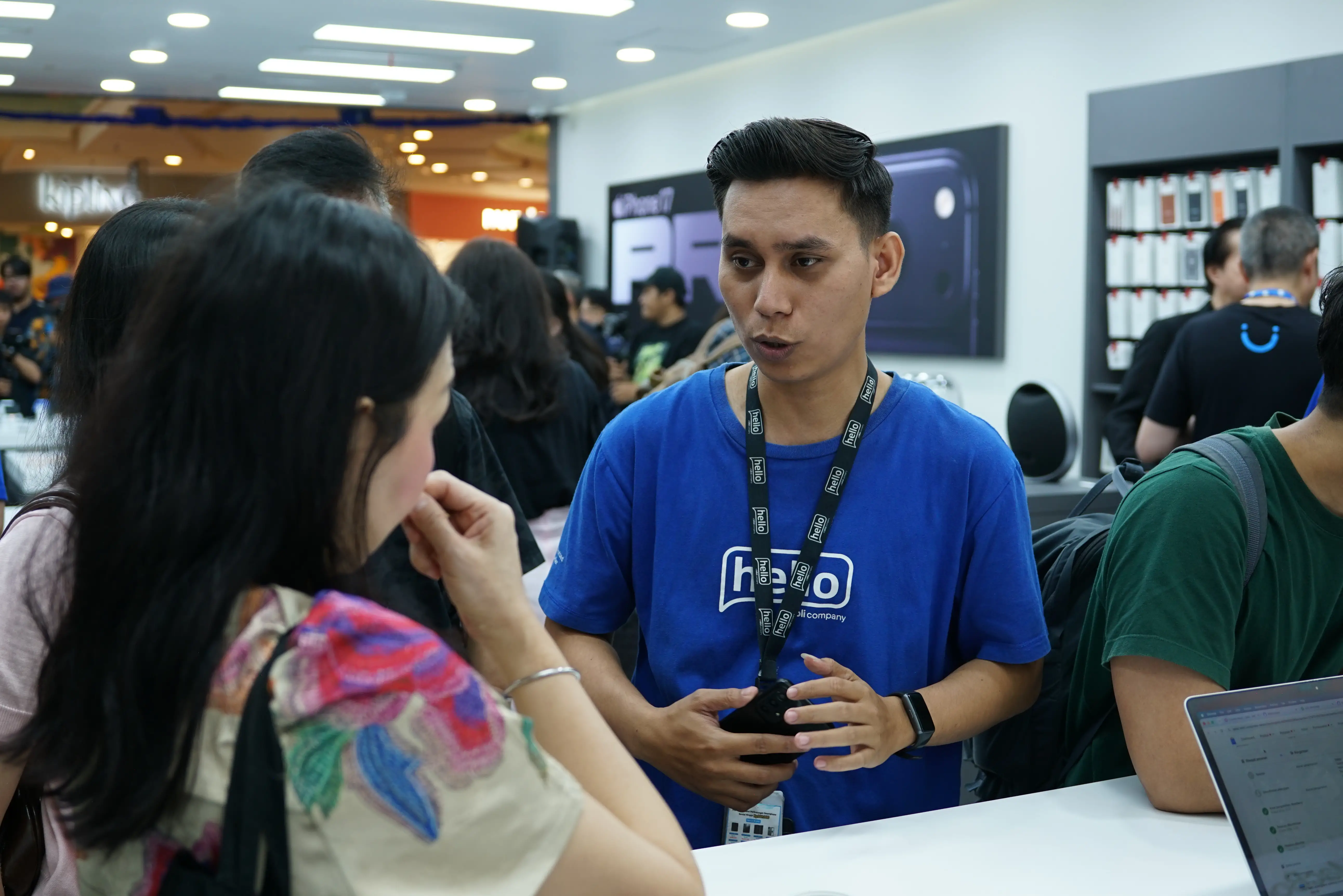 Beli iPhone, iPad hingga Mac di hello Store Bisa Ikut Ruang Kelas 18 hello store Grand Indonesia