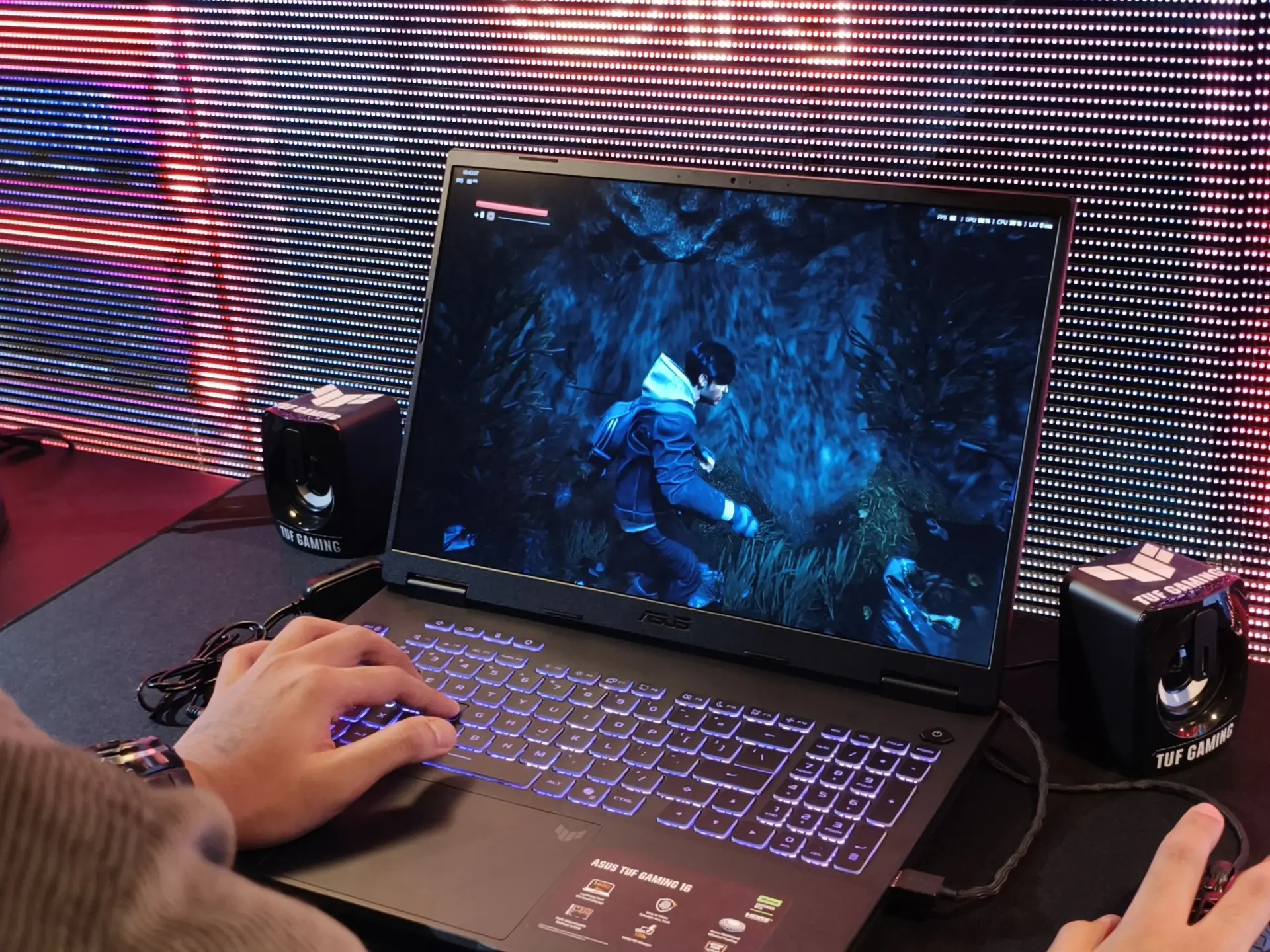 ASUS Tunjukkan Kemampuan TUF Gaming 16 Lewat Demo AI hingga Uji Ketahanan 2 TUF Gaming 16